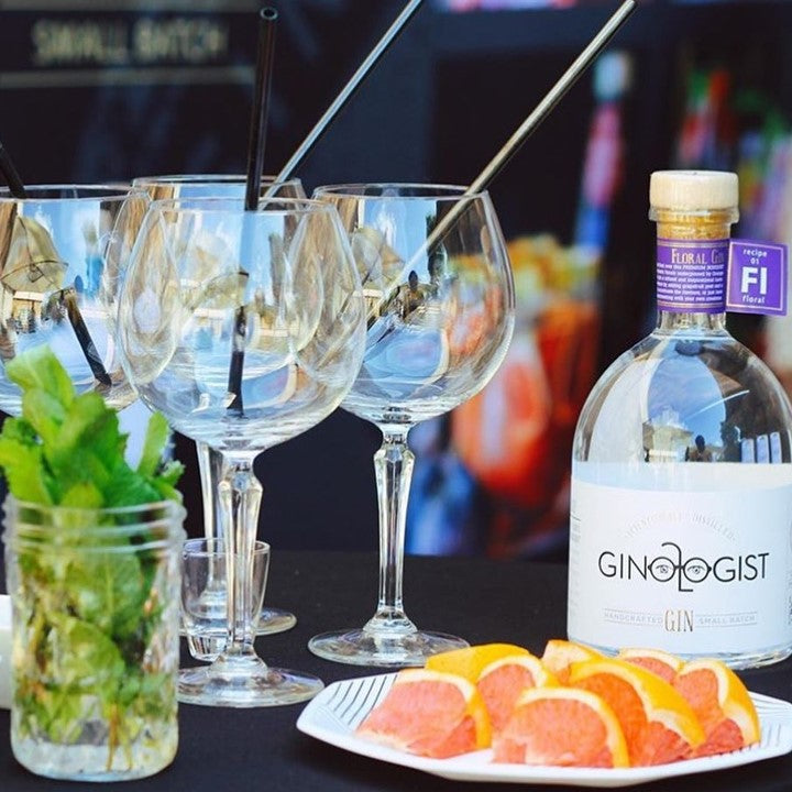 Gift Pack Ginologist Floral Gin 40% 700ml and Cookbook