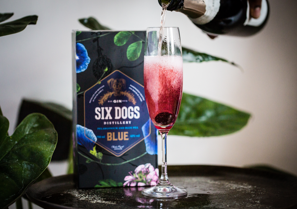 Six Dogs Blue Gin 43% 750ml